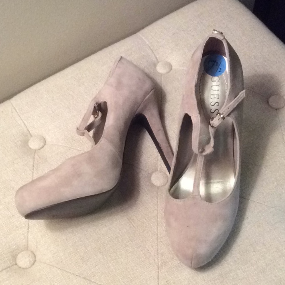 Guess tan heels